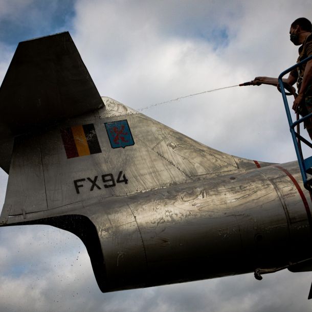 F 104 Starfighter cleaning Peer  21 